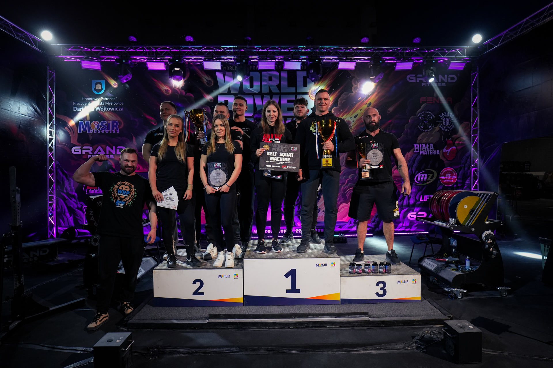 Drużyna Krzysztofa Wierzbickiego na pierwszym miejscu podium World Power Festival